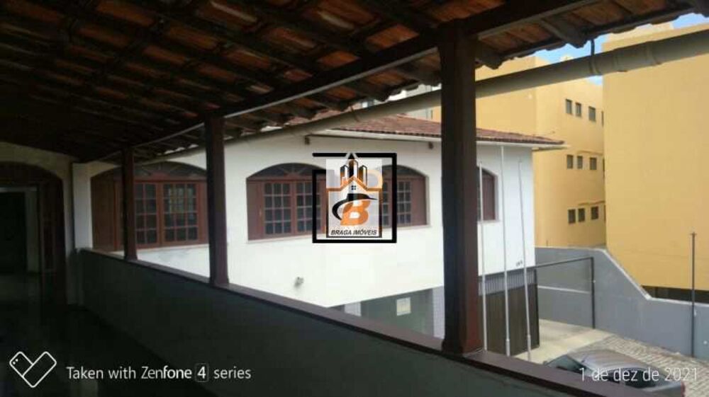Casa para alugar com 5 quartos, 300m² - Foto 6