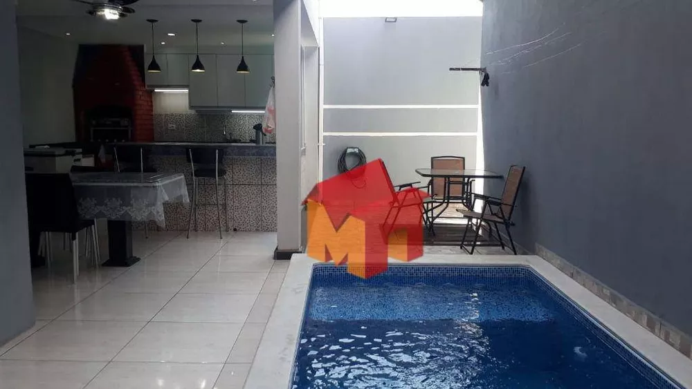 Casa à venda com 3 quartos, 250m² - Foto 1