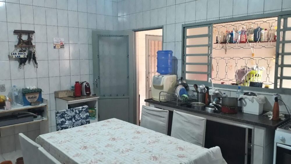 Casa à venda com 2 quartos, 100m² - Foto 3