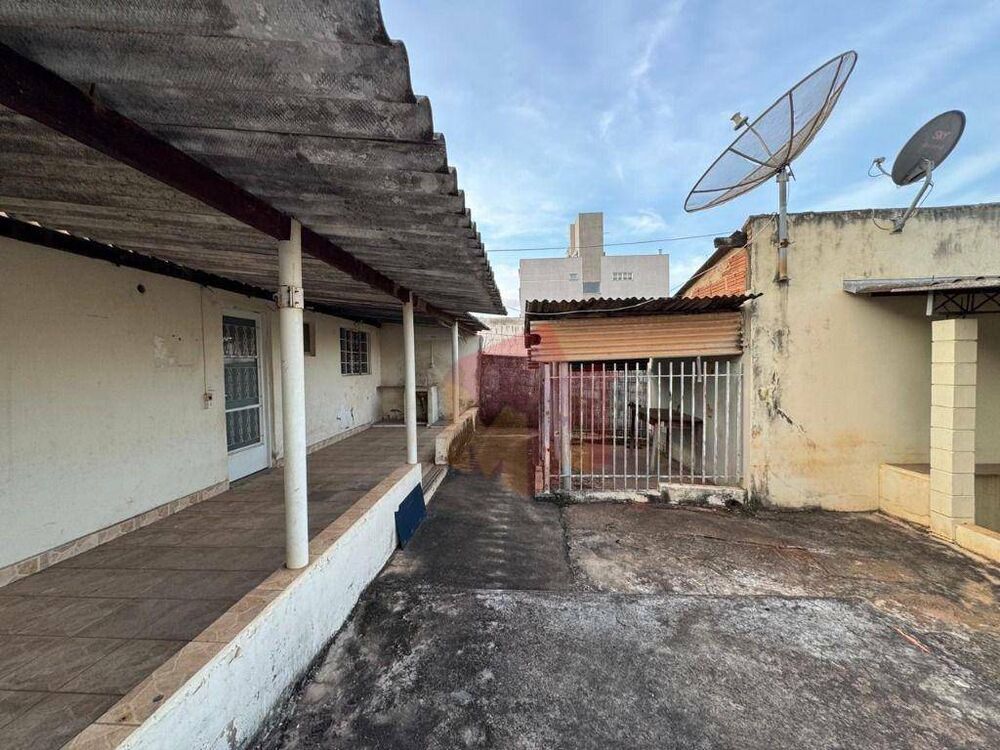 Casa à venda com 2 quartos, 120m² - Foto 12