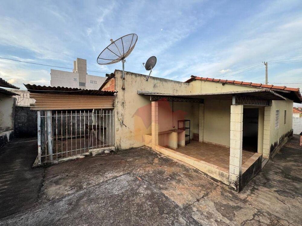Casa à venda com 2 quartos, 120m² - Foto 13