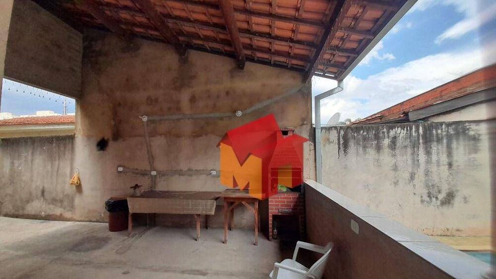 Casa à venda com 3 quartos, 150m² - Foto 3