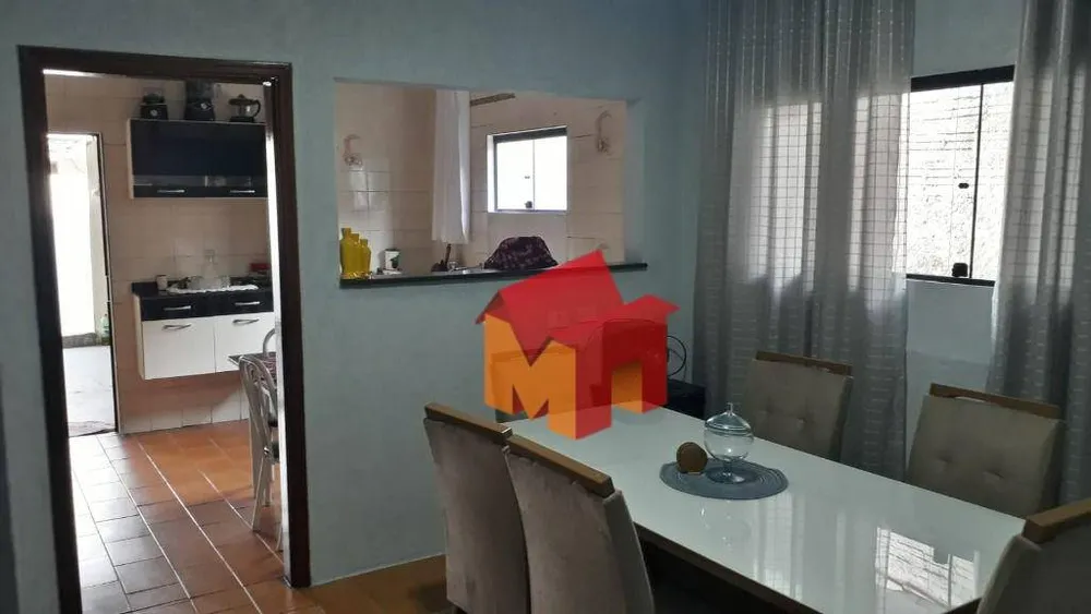 Casa, 4 quartos, 223 m² - Foto 1