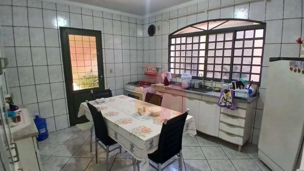 Casa, 3 quartos, 295 m² - Foto 4