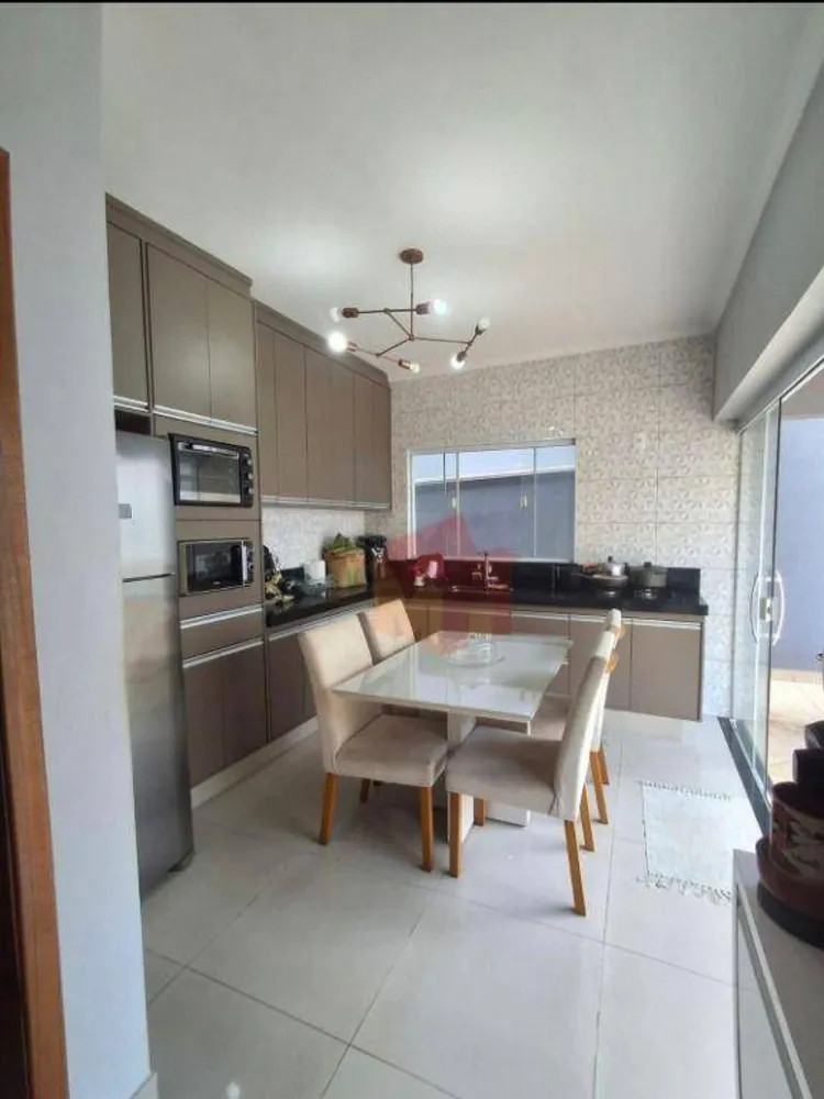 Casa, 3 quartos, 200 m² - Foto 1