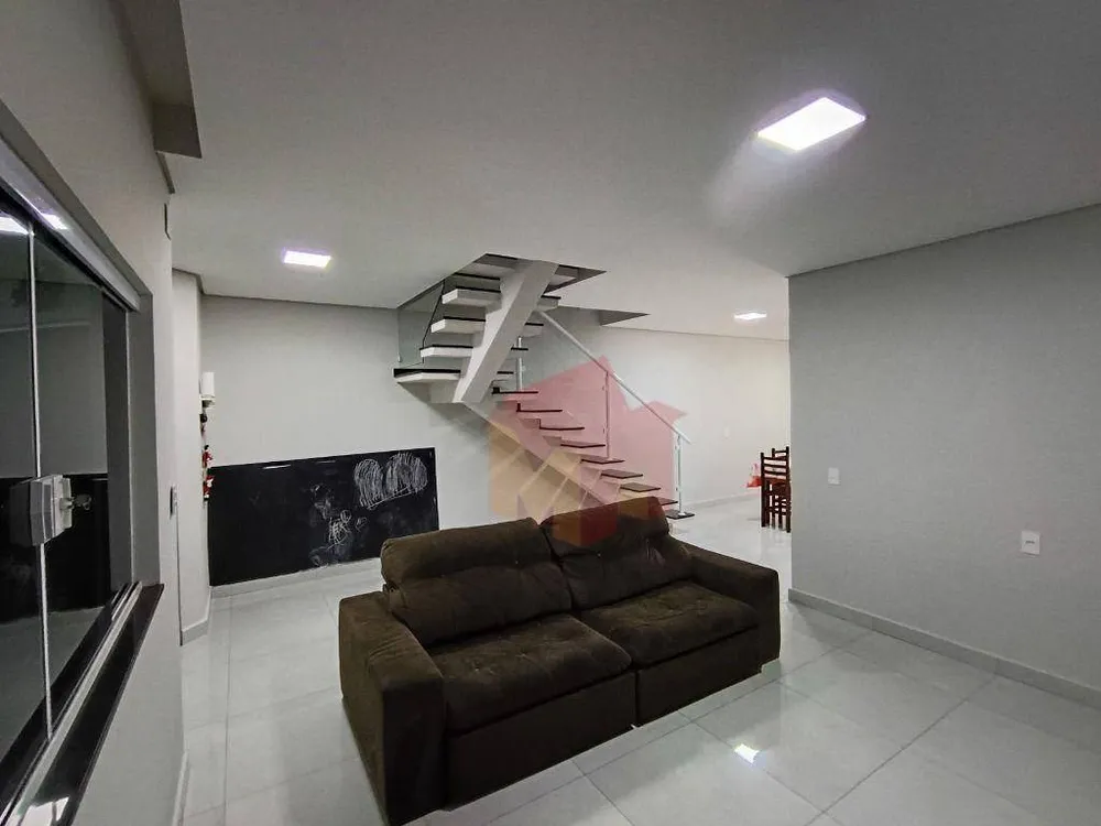 Sobrado, 3 quartos, 219 m² - Foto 1
