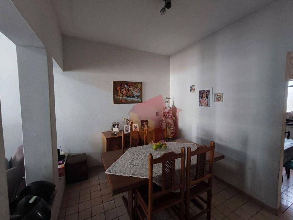 Casa à venda com 3 quartos, 99m² - Foto 13