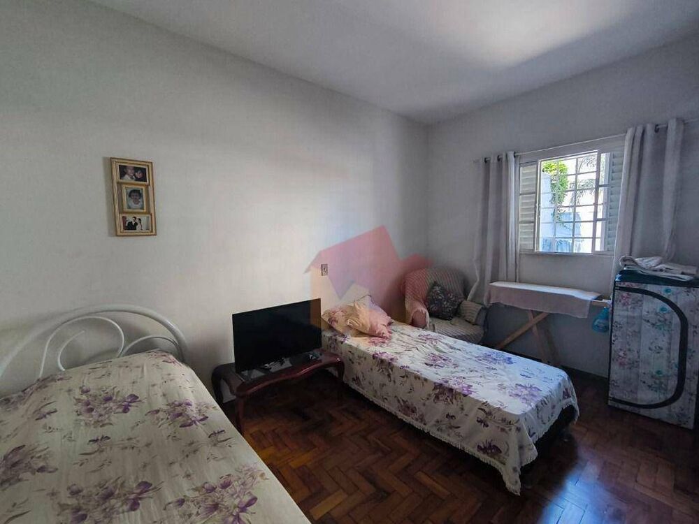 Casa à venda com 3 quartos, 99m² - Foto 11