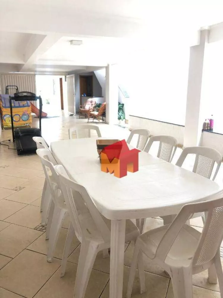 Casa, 3 quartos, 237 m² - Foto 2