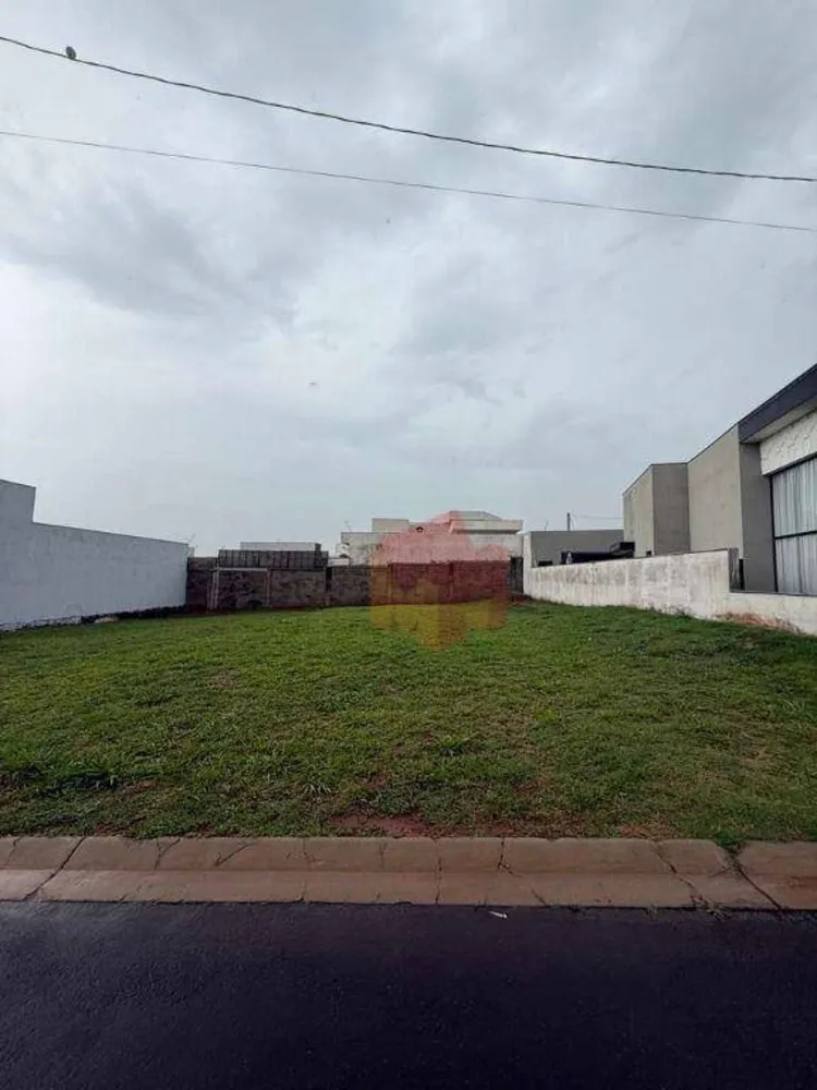 Loteamento e Condomínio, 300 m² - Foto 1