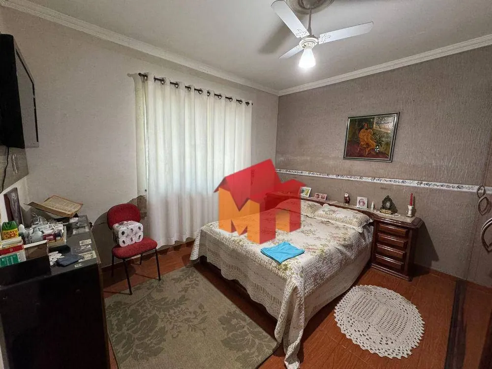 Casa, 3 quartos, 250 m² - Foto 1