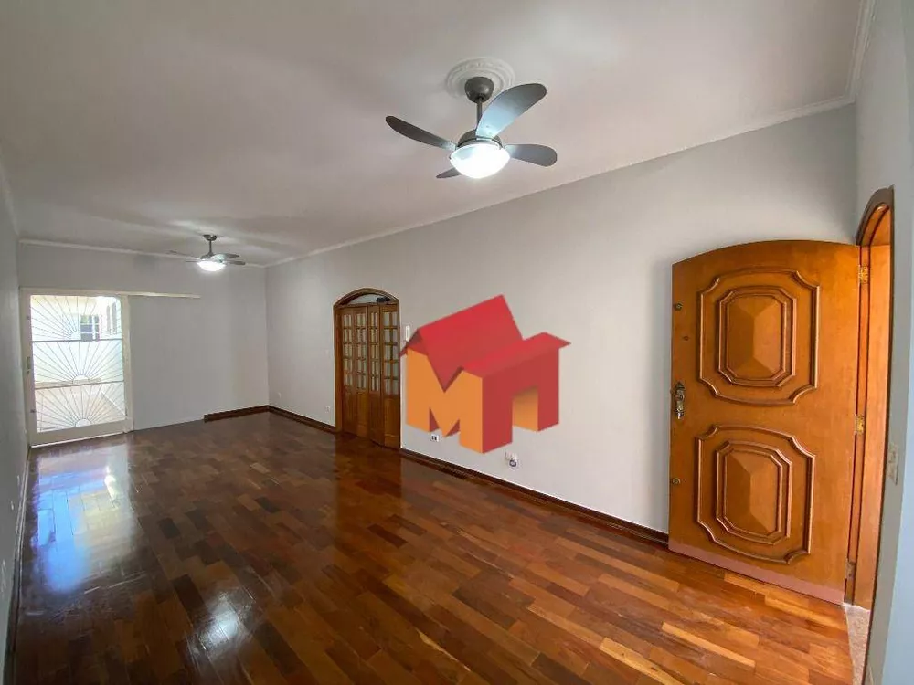 Casa à venda e aluguel com 3 quartos, 197m² - Foto 1