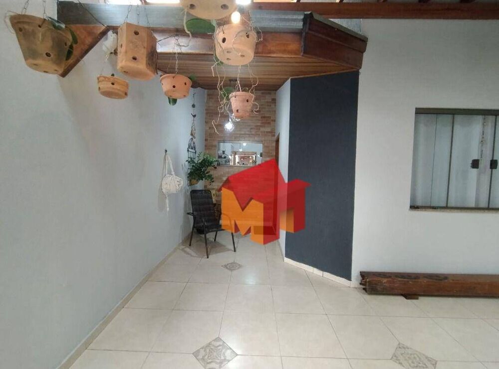 Casa à venda com 3 quartos, 129m² - Foto 1