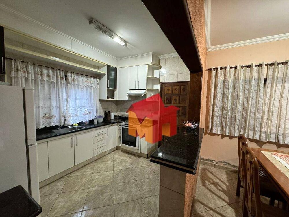 Casa, 3 quartos, 200 m² - Foto 4