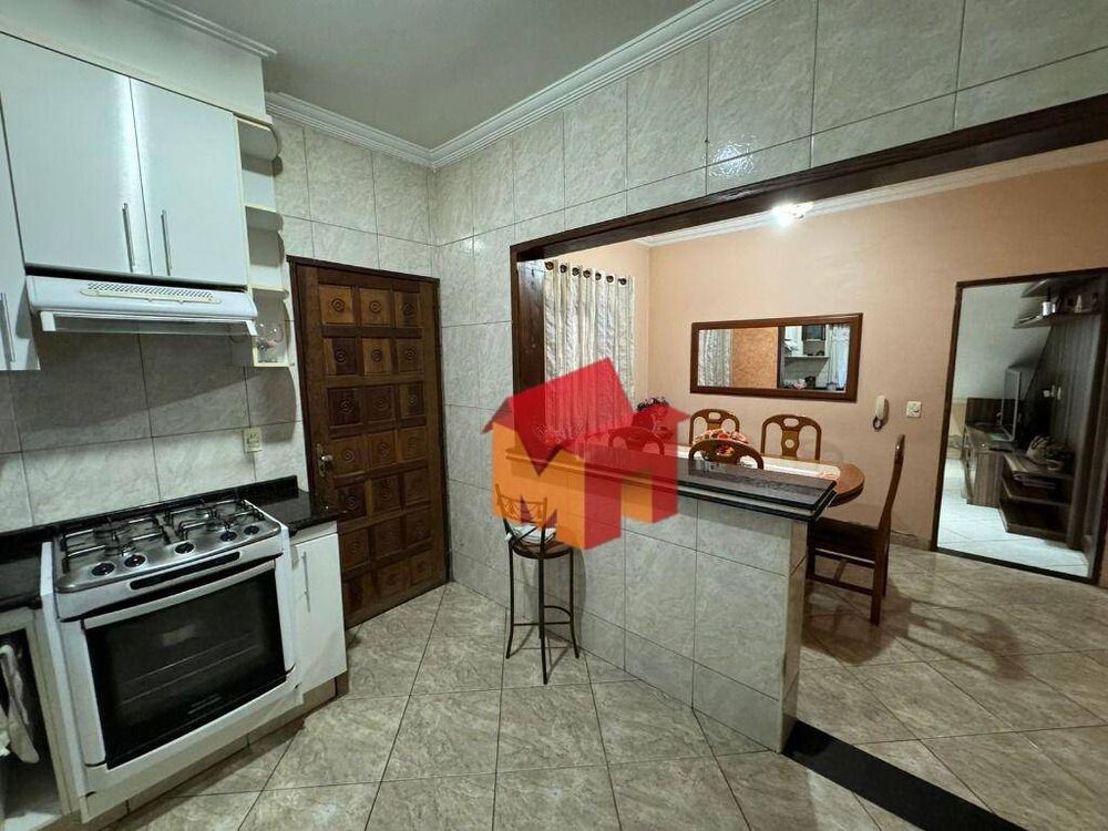 Casa, 3 quartos, 200 m² - Foto 3