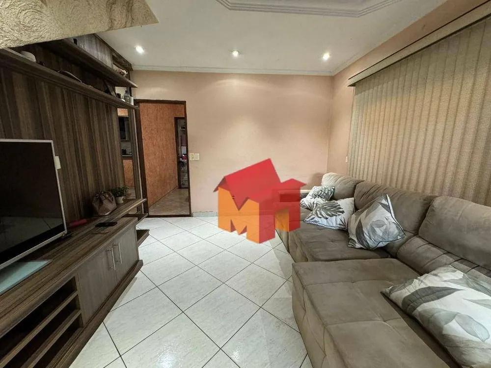 Casa, 3 quartos, 200 m² - Foto 1