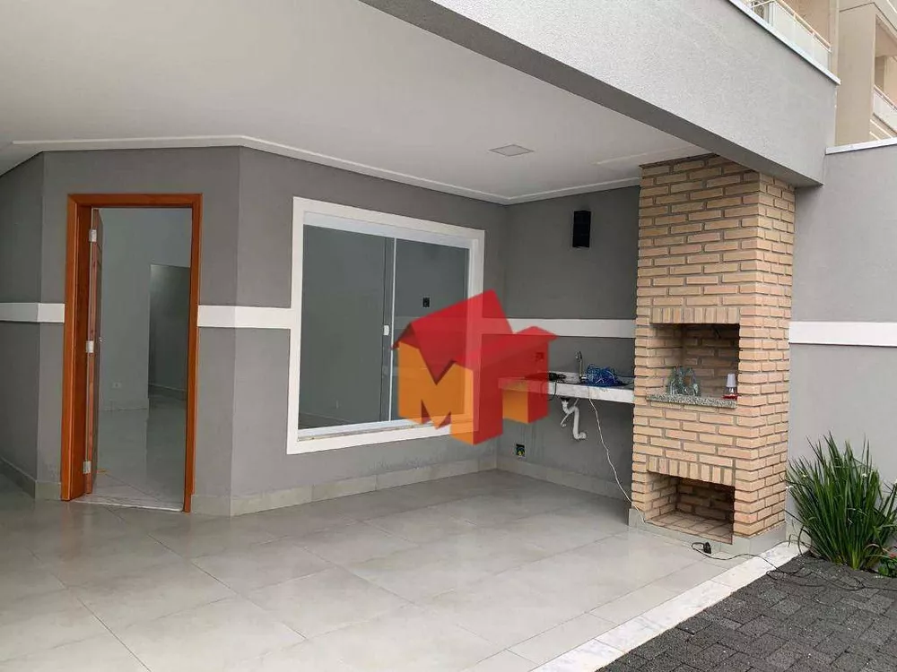 Casa à venda com 3 quartos, 118m² - Foto 1