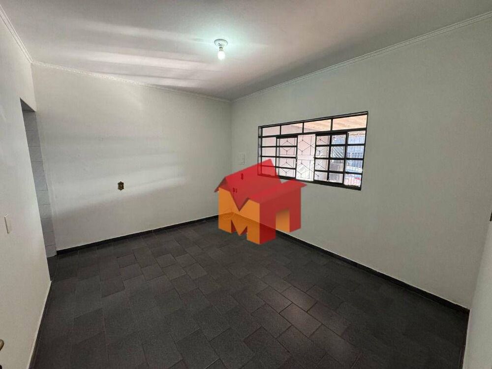 Casa à venda com 3 quartos, 102m² - Foto 2