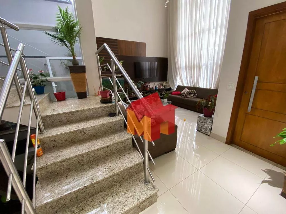 Casa à venda com 4 quartos, 305m² - Foto 4