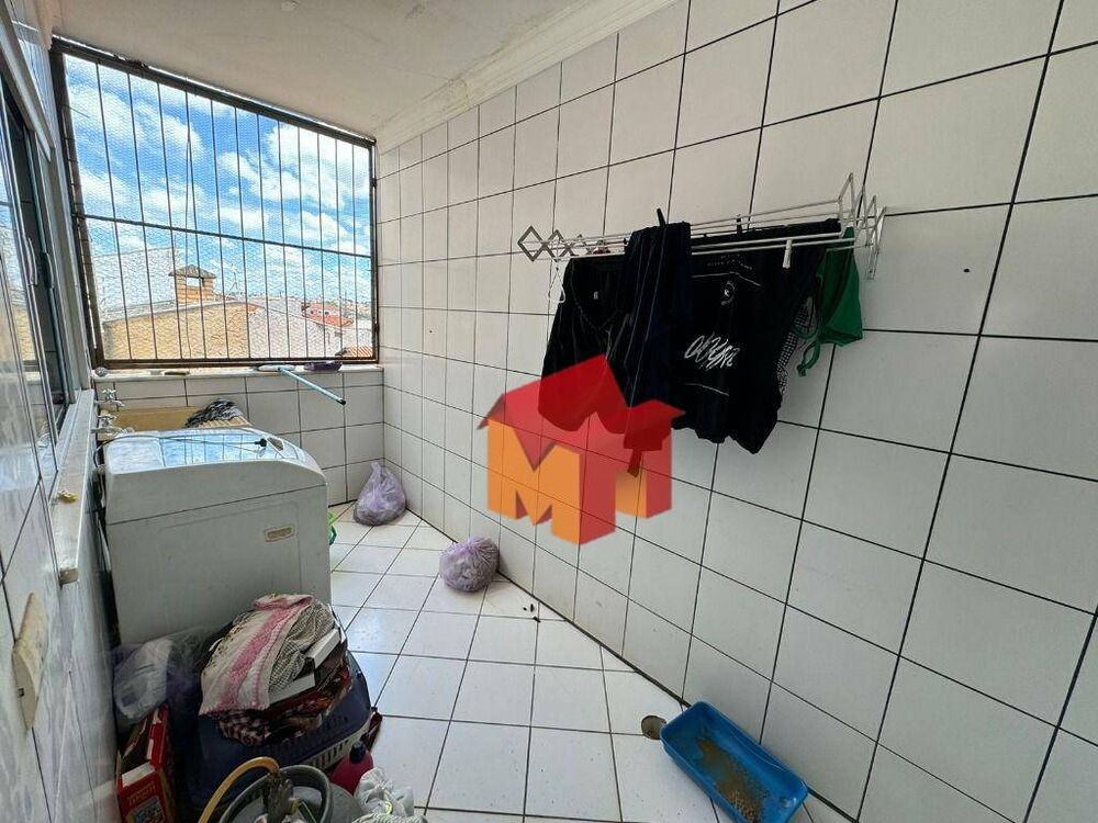 Casa, 4 quartos, 153 m² - Foto 1