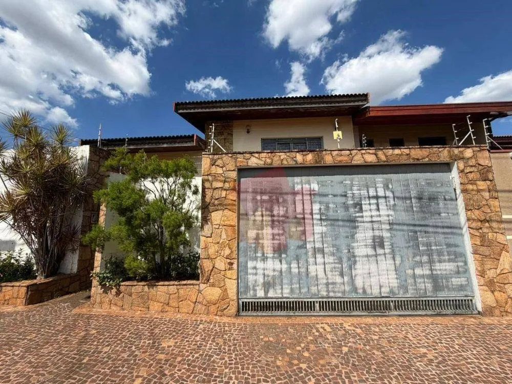 Casa, 3 quartos, 213 m² - Foto 1