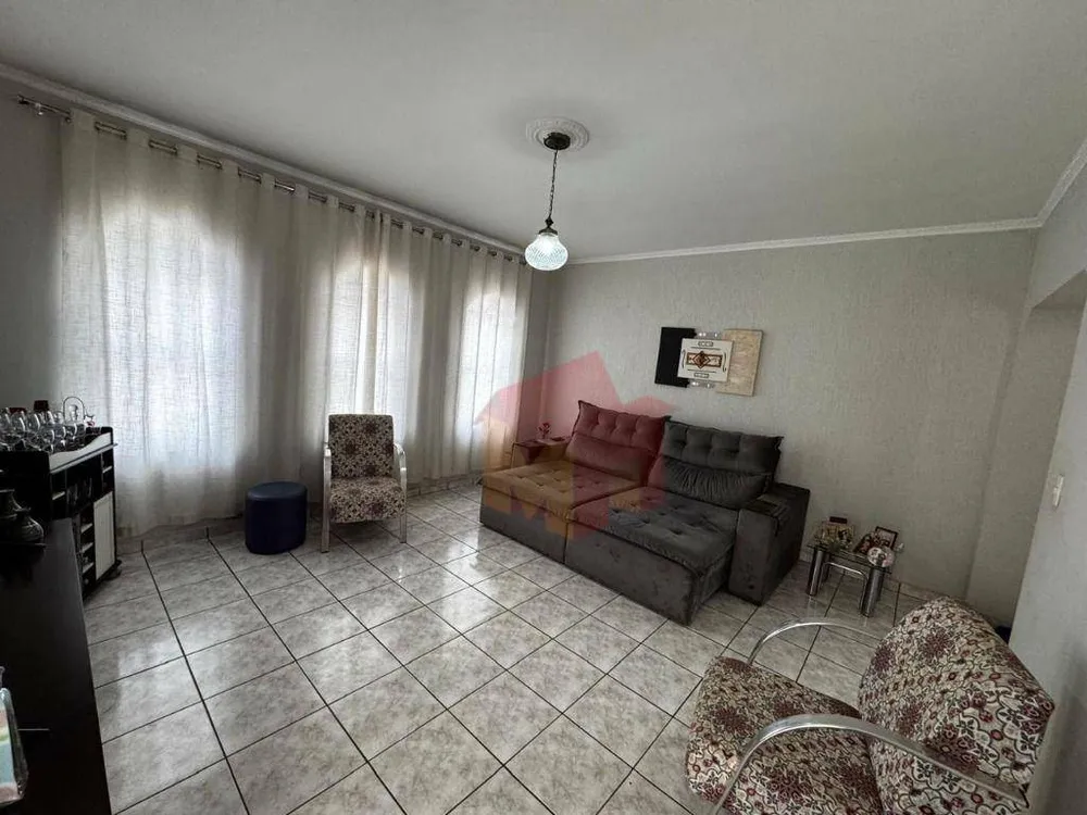 Casa, 3 quartos, 209 m² - Foto 2