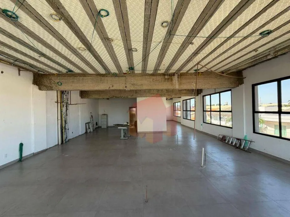 Sala-Conjunto, 200 m² - Foto 1