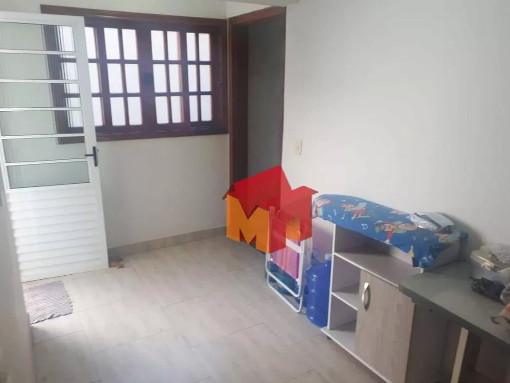 Casa à venda com 3 quartos, 190m² - Foto 4