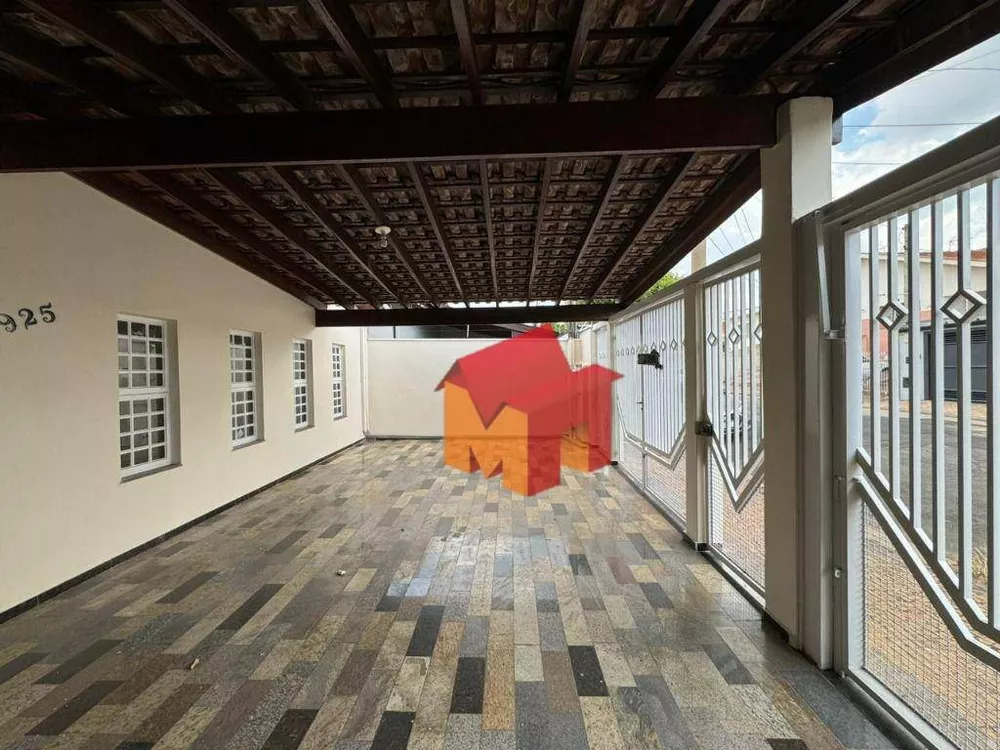 Casa à venda com 2 quartos, 235m² - Foto 4