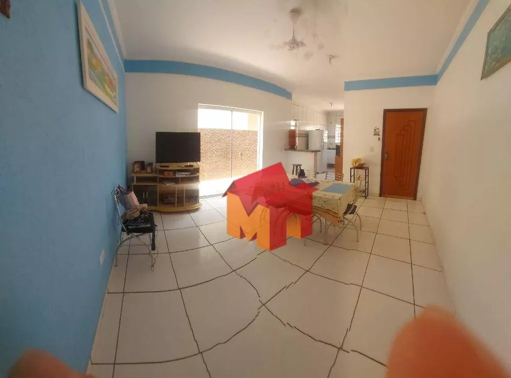 Casa à venda com 3 quartos, 101m² - Foto 1