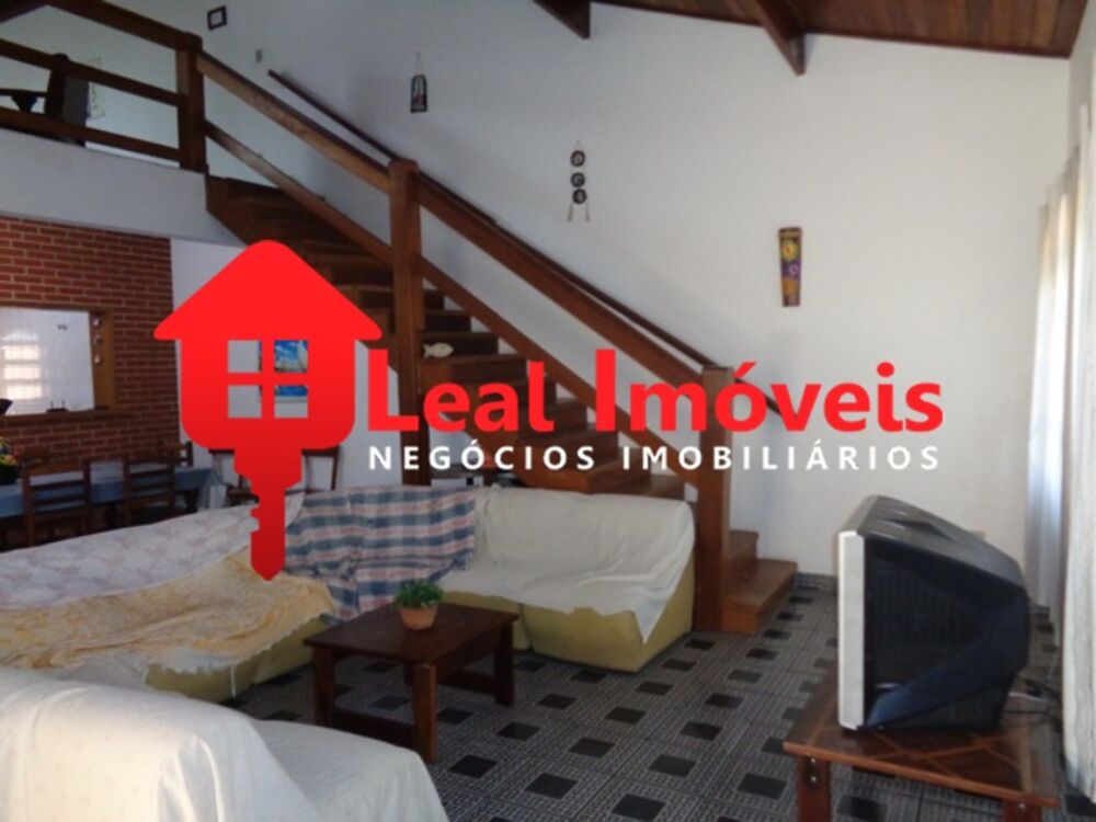 Casa à venda e temporada com 3 quartos, 10m² - Foto 1