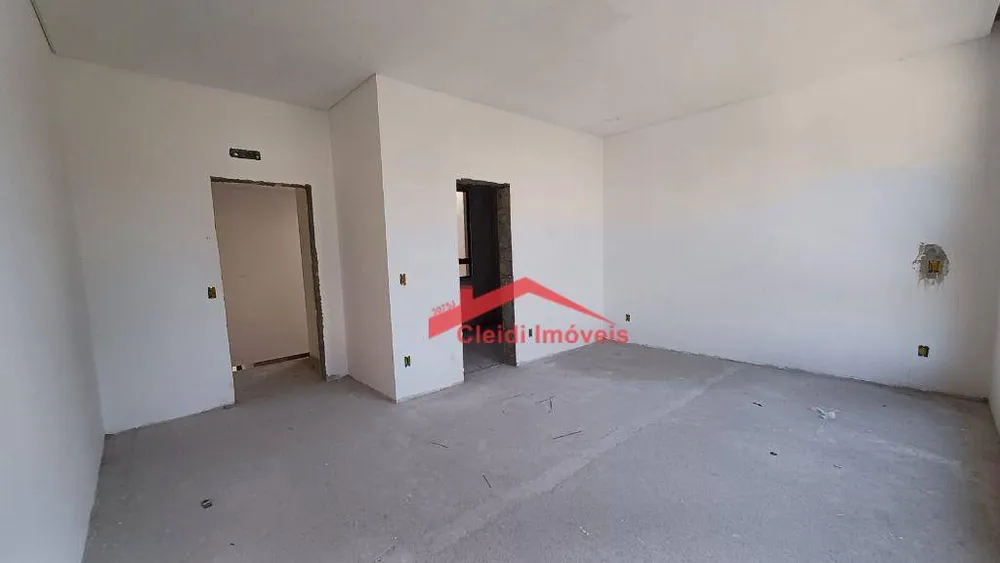 Sobrado, 3 quartos, 218 m² - Foto 1