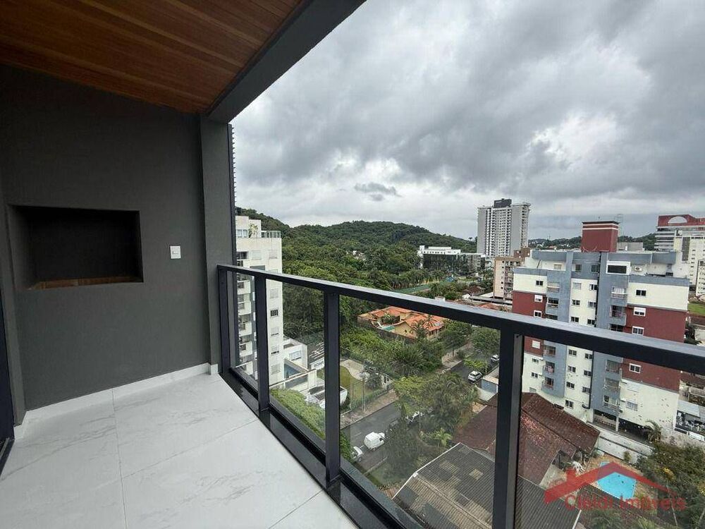Apartamento para alugar com 3 quartos, 127m² - Foto 1