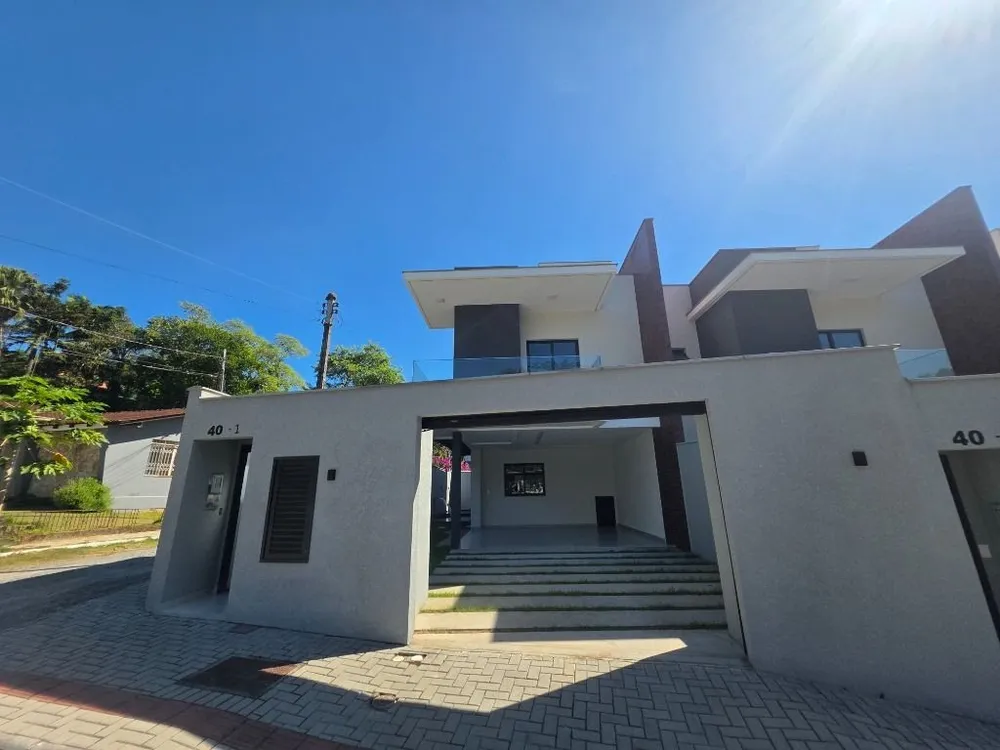 Sobrado, 3 quartos, 195 m² - Foto 1
