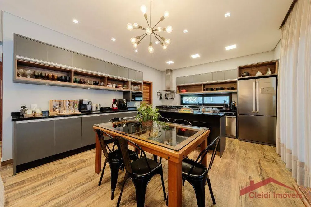 Casa, 4 quartos, 235 m² - Foto 3