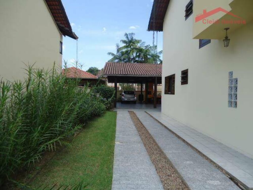 Casa à venda com 2 quartos, 250m² - Foto 10