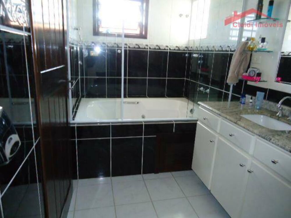 Casa à venda com 2 quartos, 250m² - Foto 30