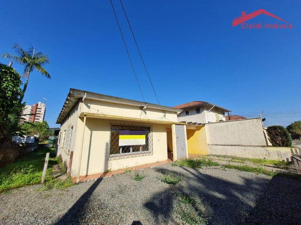 Casa à venda com 3 quartos, 250m² - Foto 1