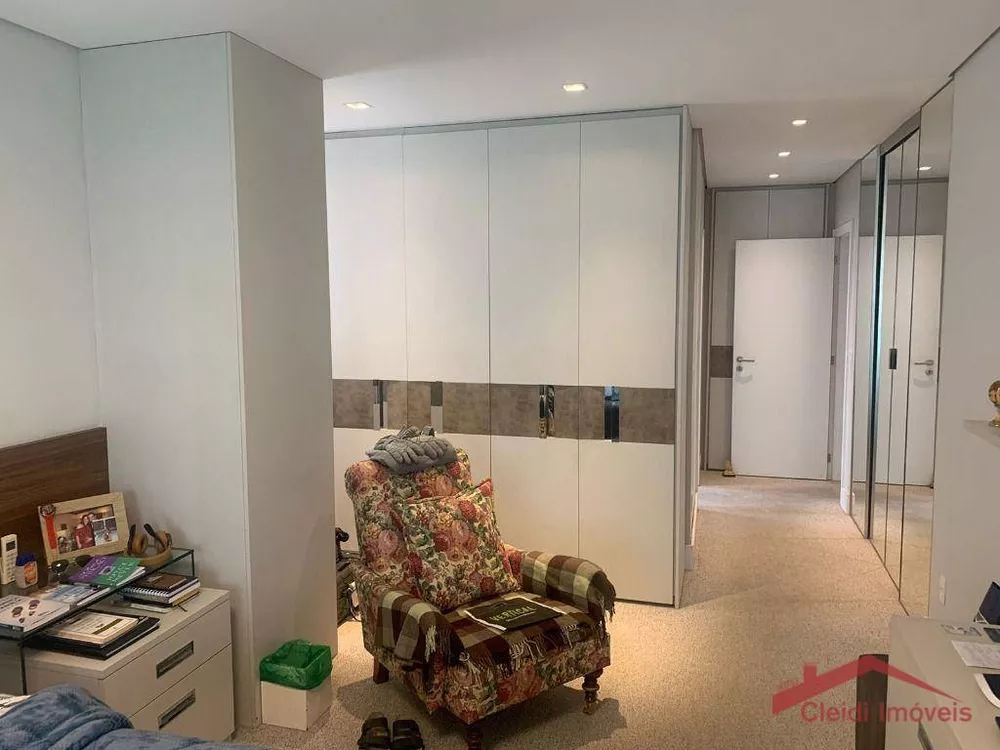 Apartamento à venda com 4 quartos, 267m² - Foto 2