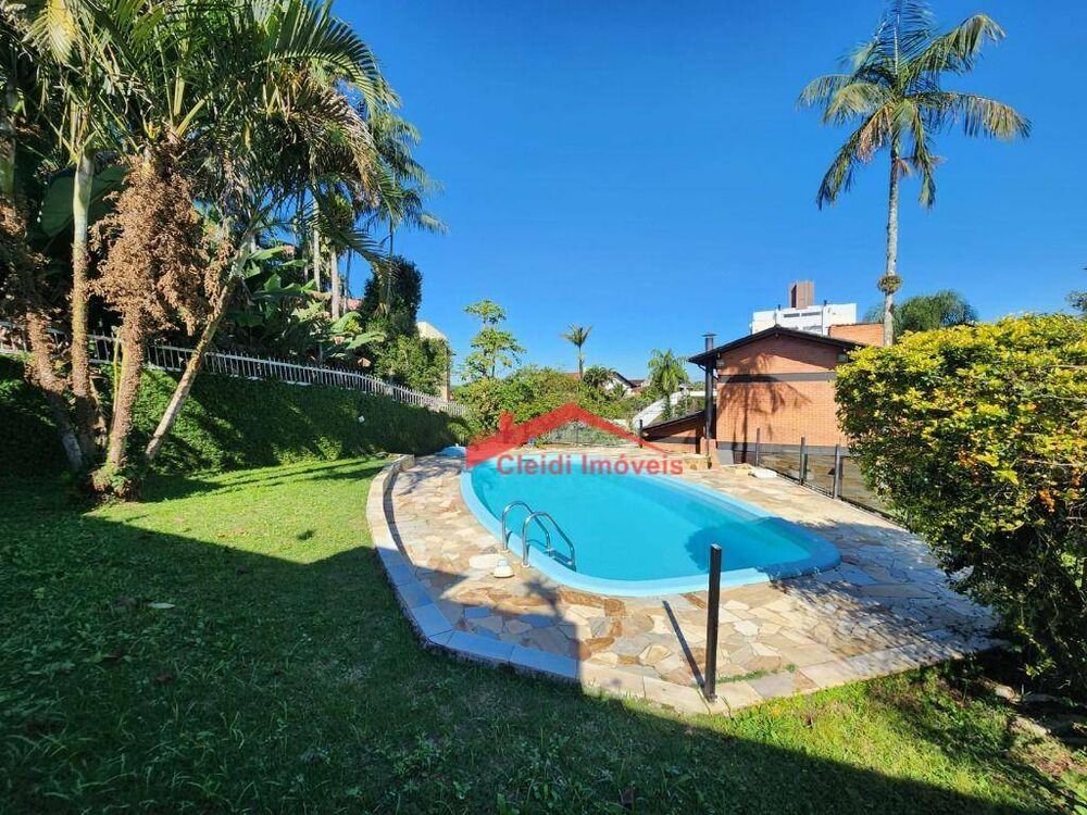 Casa, 3 quartos, 269 m² - Foto 1