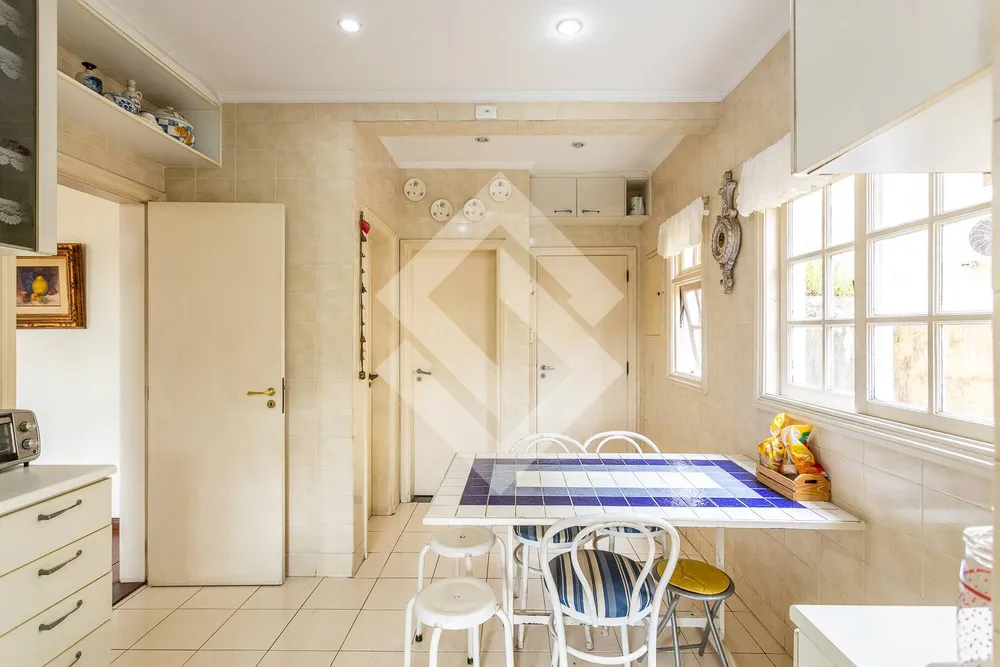 Casa, 5 quartos, 361 m² - Foto 1