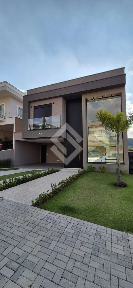 Casa, 4 quartos, 310 m² - Foto 1