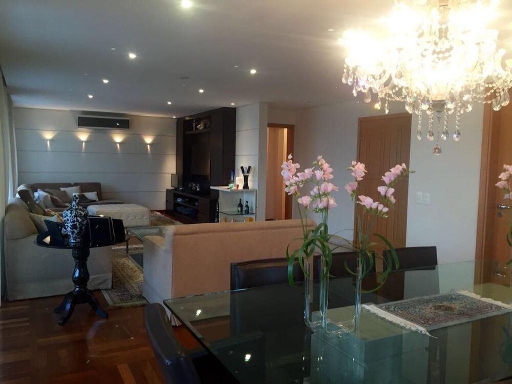 Apartamento para alugar com 4 quartos, 246m² - Foto 4