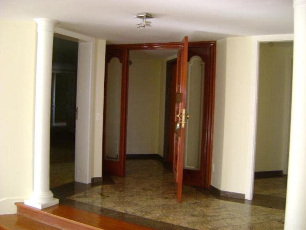 Apartamento para alugar com 4 quartos, 325m² - Foto 3