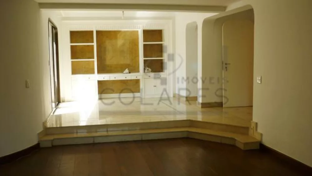 Apartamento para alugar com 4 quartos, 194m² - Foto 1