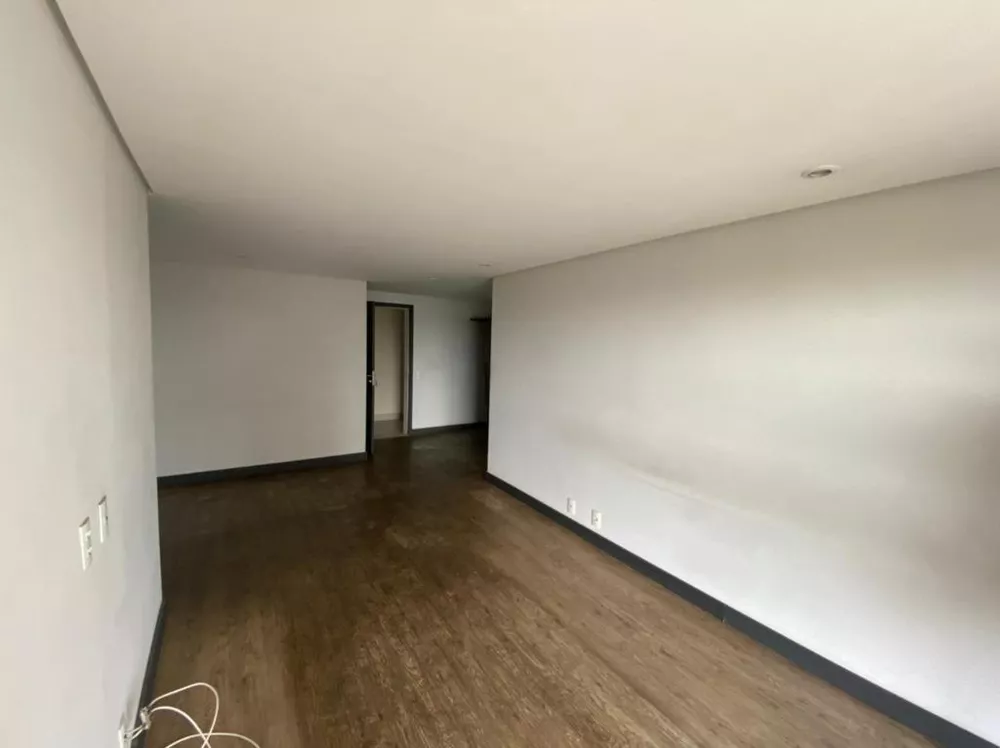 Apartamento à venda com 2 quartos, 73m² - Foto 4