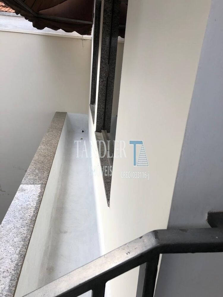 Casa à venda com 3 quartos, 150m² - Foto 1