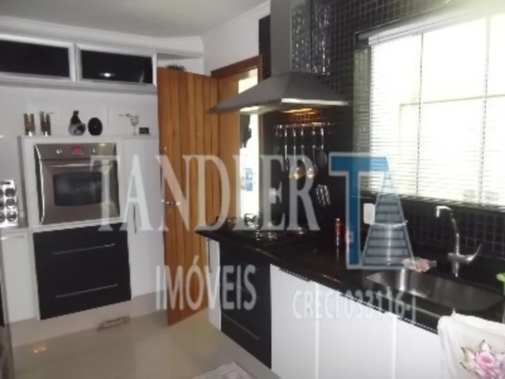 Casa, 3 quartos, 250 m² - Foto 11