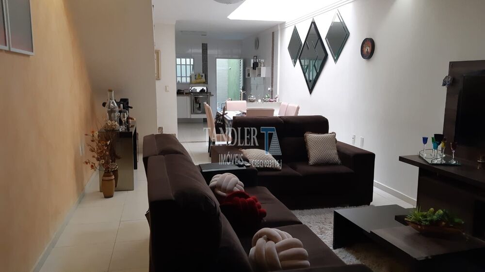 Casa, 3 quartos, 132 m² - Foto 1