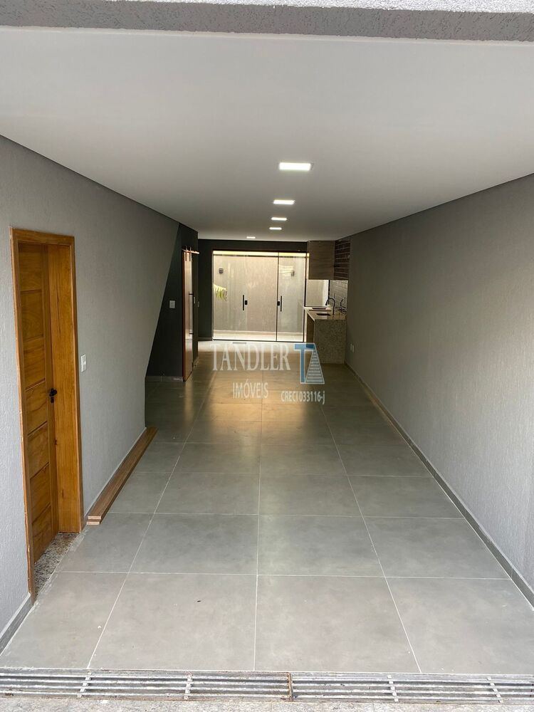 Casa à venda com 3 quartos, 140m² - Foto 2